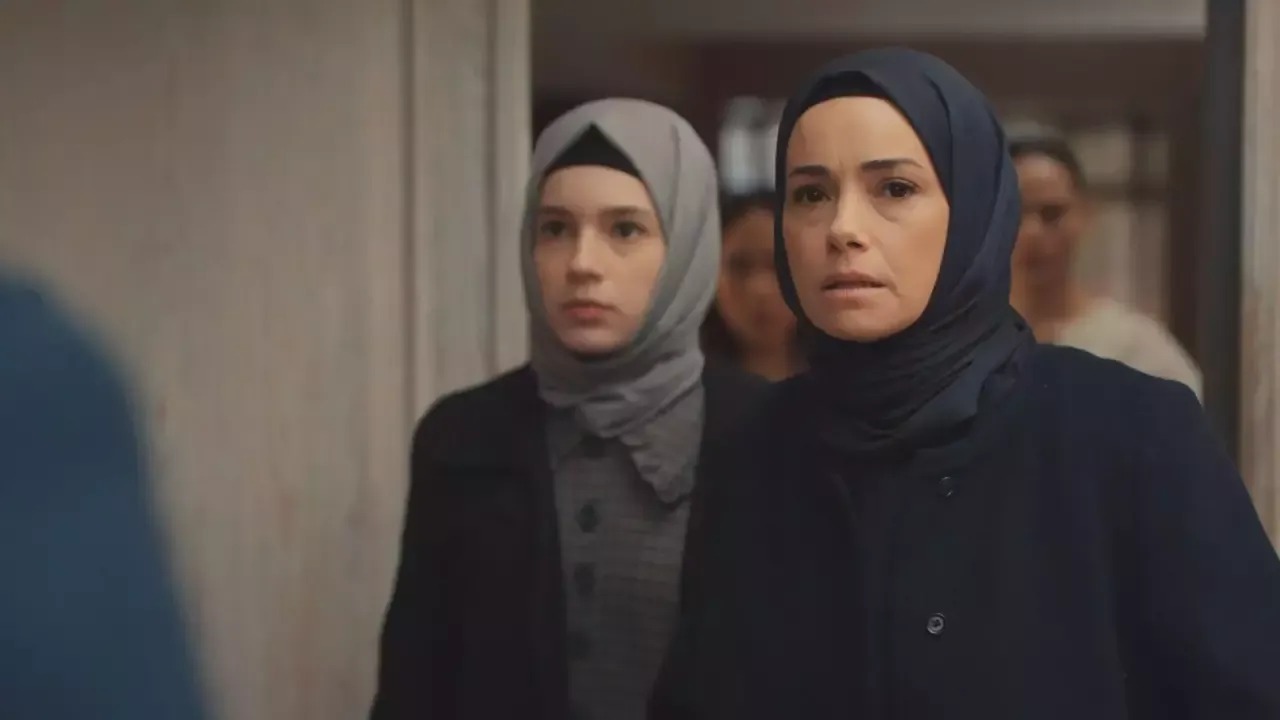 Kızıl Goncalar’da Özgü Namal Krizi mi Çıktı?